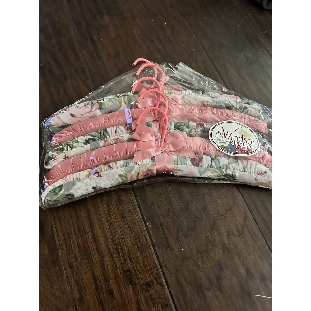 VTG Padded Satin and Cloth Clothes Hangers Pack Of 5 Pinks Floral Windsor 90s 80